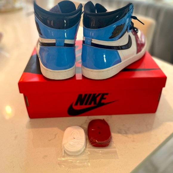 jordan 1’s size 9.5 - Picture 4 of 6